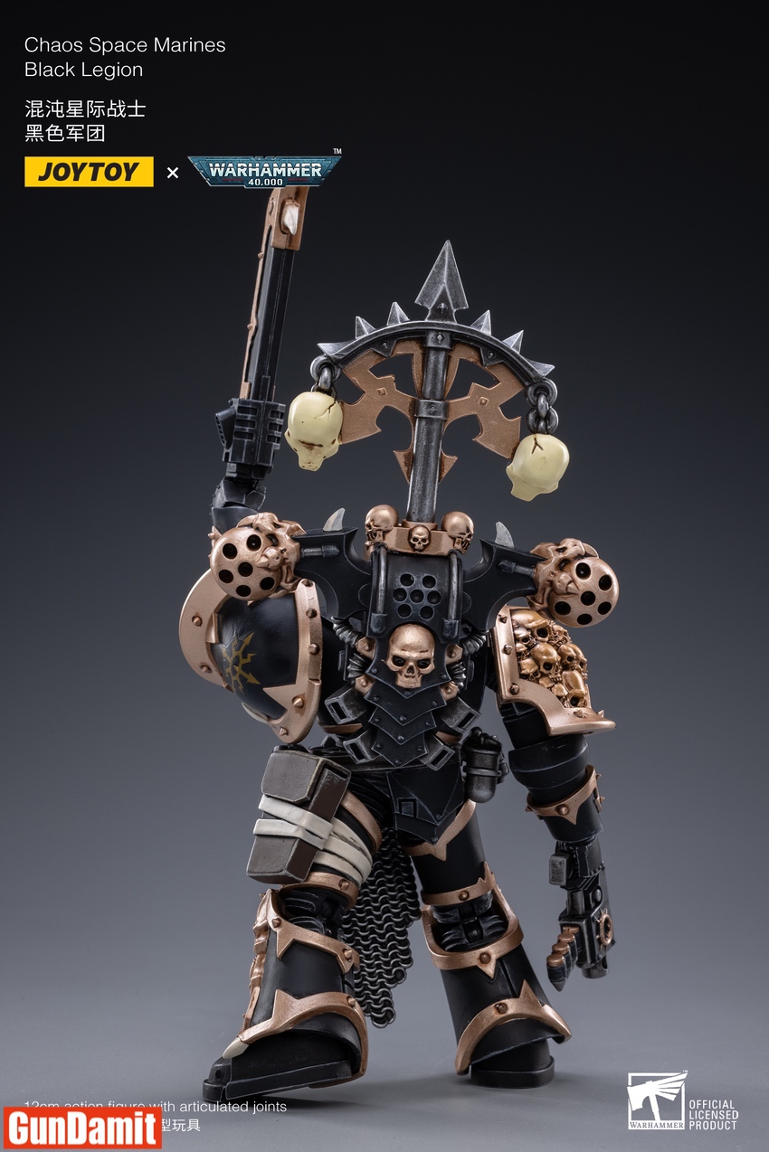 Chaos Space Marine D from behind displaying skull-adorned trophy rack and chain details Chaos Space Marine D from behind displaying skull-adorned trophy rack and chain details