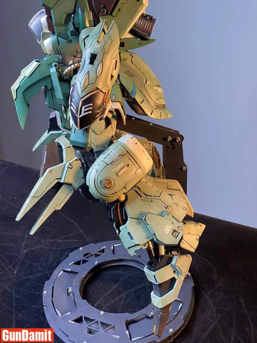 Lower body close-up showing leg joints and binder attachment mechanisms of the Kshatriya garage kit Lower body close-up showing leg joints and binder attachment mechanisms of the Kshatriya garage kit