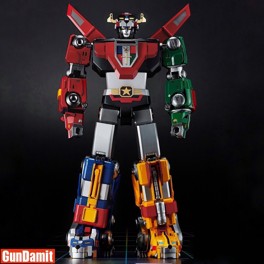 Blitzway 5PRO Studio Carbotix Voltron full body front view showing all five combined lions Blitzway 5PRO Studio Carbotix Voltron full body front view showing all five combined lions