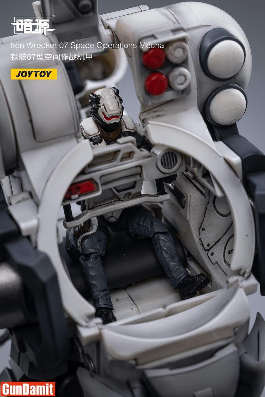 JoyToy Iron Wrecker 07 Space Operations Mecha rear angle with ammo chain JoyToy Iron Wrecker 07 Space Operations Mecha rear angle with ammo chain
