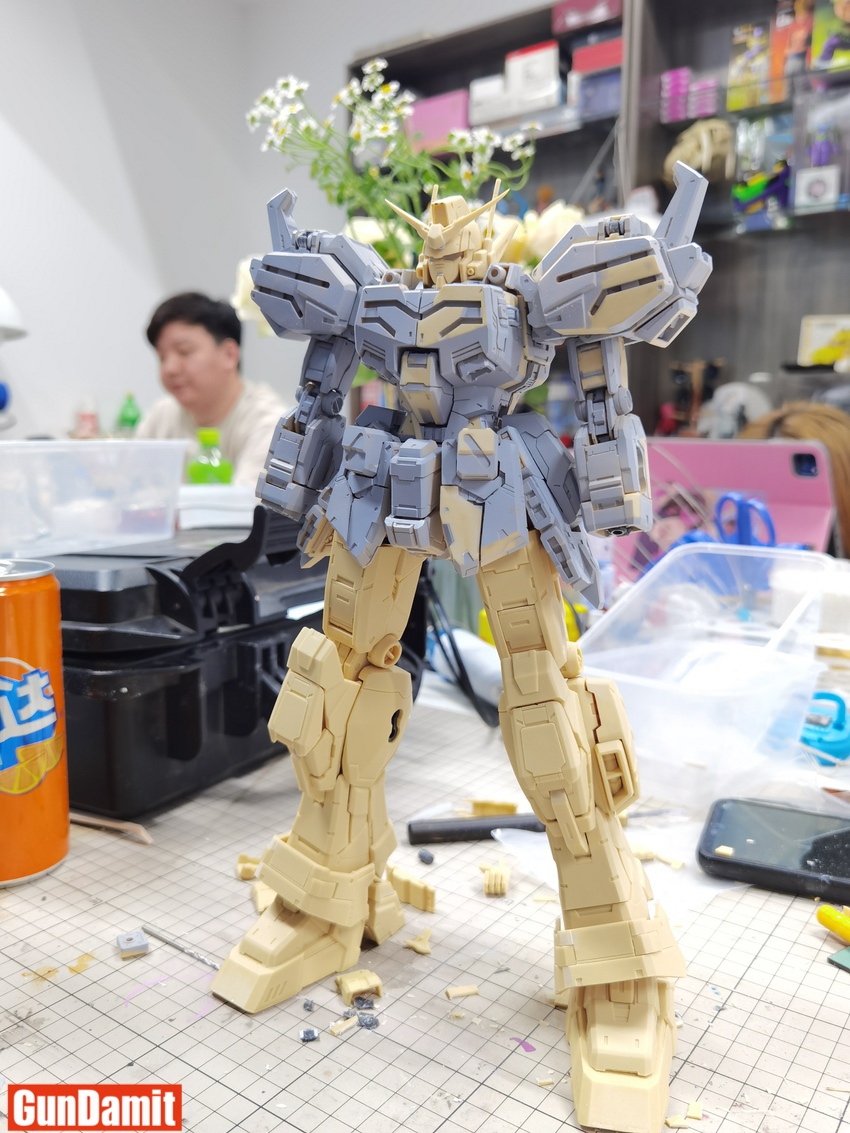 Unpainted 1/60 HeavyArms Custom EW resin garage kit front view showing upper body and leg assembly Unpainted 1/60 HeavyArms Custom EW resin garage kit front view showing upper body and leg assembly