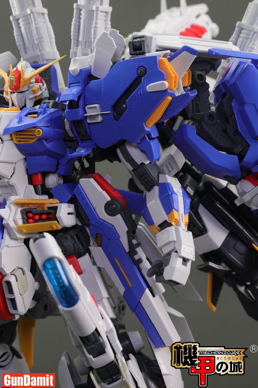Ex-S Gundam torso and arm detail with INCOM launcher and beam saber hilt Ex-S Gundam torso and arm detail with INCOM launcher and beam saber hilt