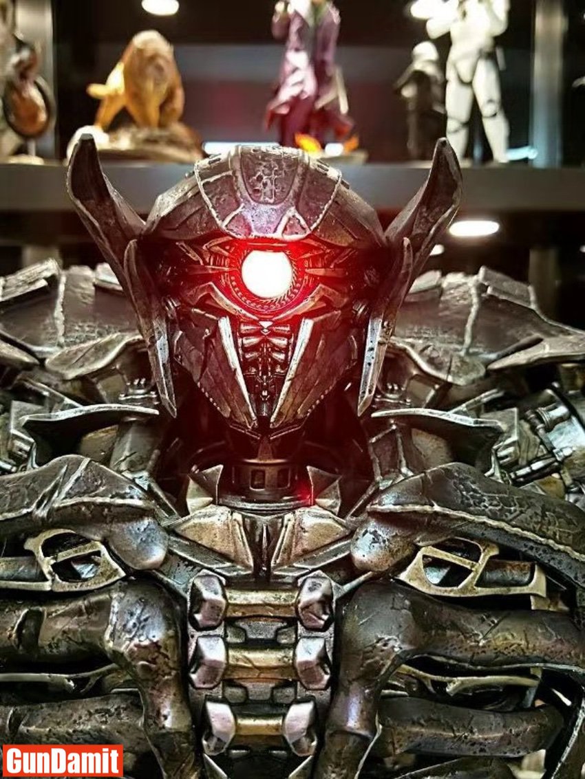 Close-up of HEAT Studio Shockwave head with glowing red LED single eye Close-up of HEAT Studio Shockwave head with glowing red LED single eye