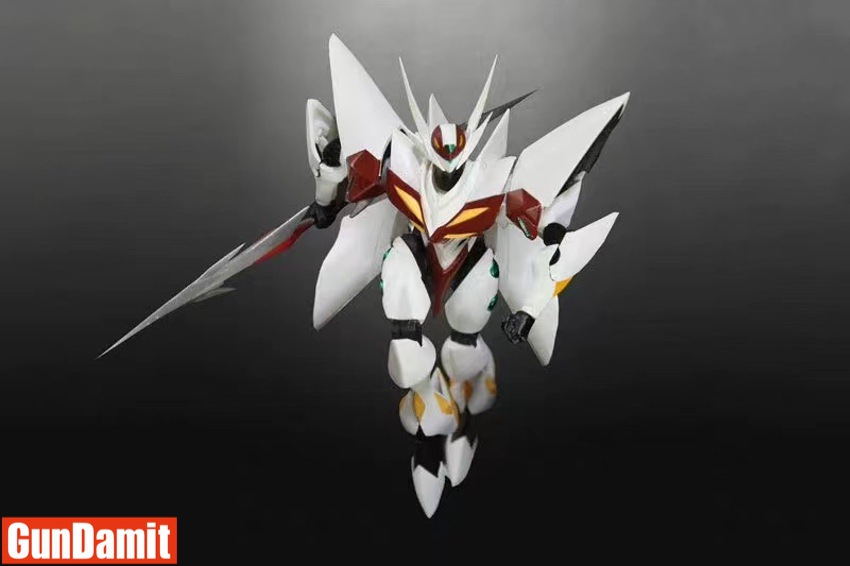Evolution Toys Tekkaman Blaster Blade figure close-up white red armor holding lance weapon Evolution Toys Tekkaman Blaster Blade figure close-up white red armor holding lance weapon