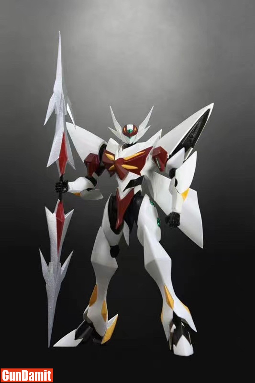 Evolution Toys Tekkaman Blaster Blade standing front pose with lance and crystal wings Evolution Toys Tekkaman Blaster Blade standing front pose with lance and crystal wings