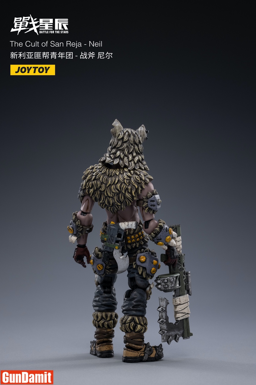 JoyToy Battle for The Stars Neil figure rear view showing fur detail and weapons JoyToy Battle for The Stars Neil figure rear view showing fur detail and weapons