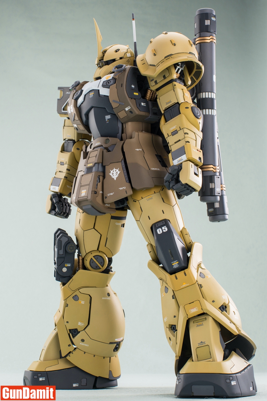 SH Studio 1/60 MS-05L Zaku I Sniper rear view showing backpack missile launcher SH Studio 1/60 MS-05L Zaku I Sniper rear view showing backpack missile launcher