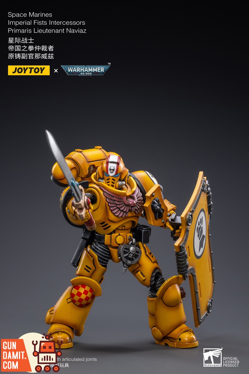 JoyToy 1/18 Imperial Fists Naviaz full accessories layout with weapons and hands JoyToy 1/18 Imperial Fists Naviaz full accessories layout with weapons and hands