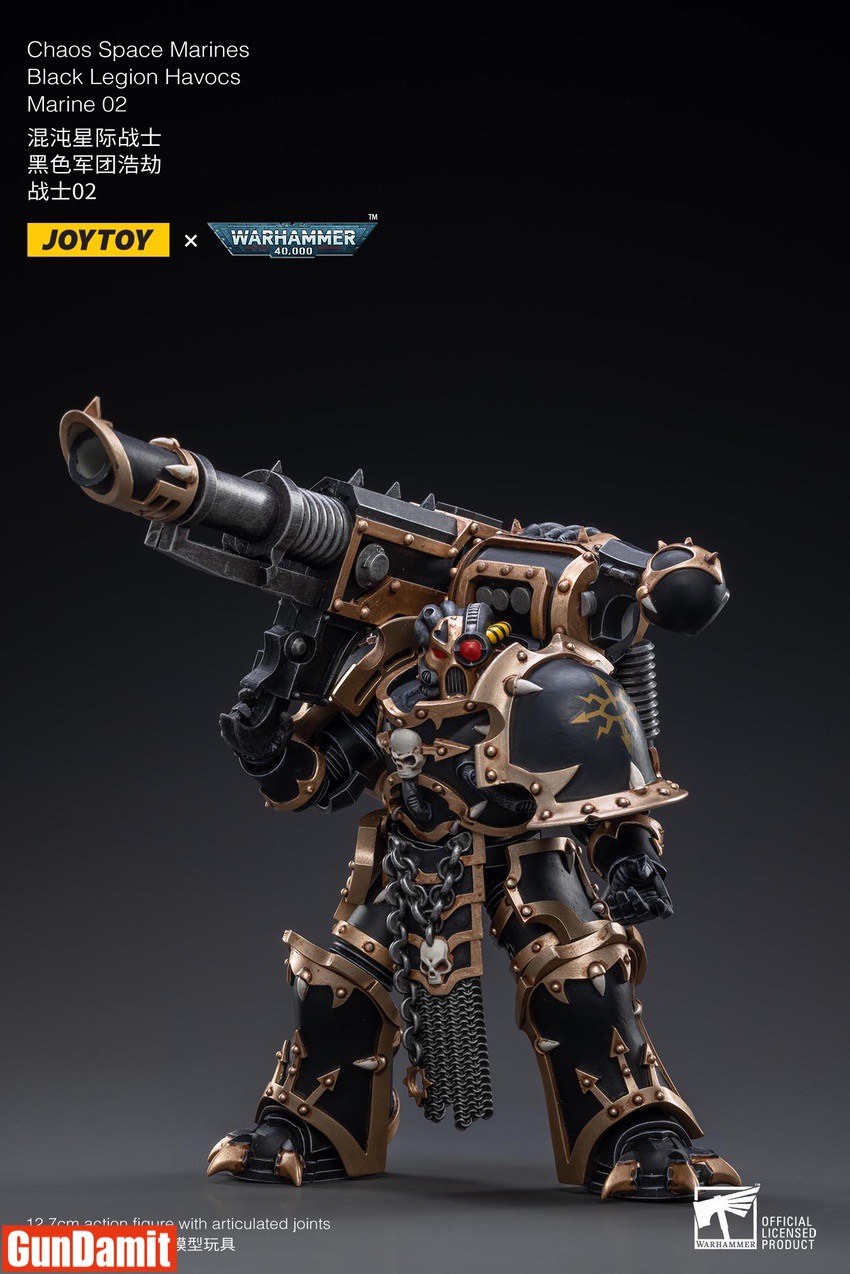 JoyToy Black Legion Havocs Marine 02 side view aiming lascannon with Chaos shoulder pad detail JoyToy Black Legion Havocs Marine 02 side view aiming lascannon with Chaos shoulder pad detail