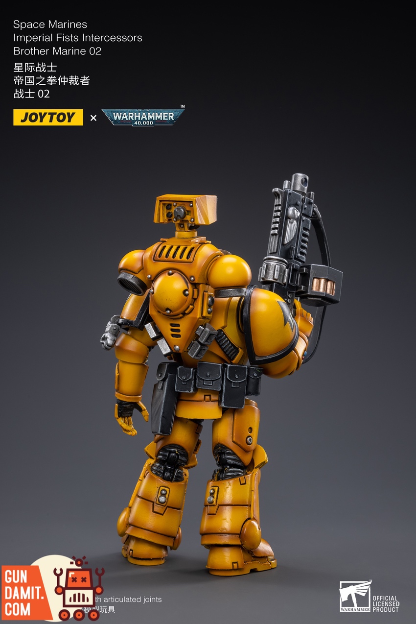 JoyToy 1/18 Imperial Fists Marine 02 aiming bolt rifle action stance JoyToy 1/18 Imperial Fists Marine 02 aiming bolt rifle action stance