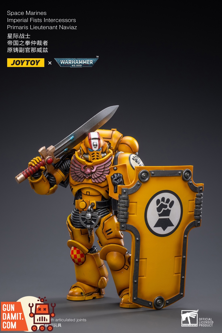 JoyToy WH40K Imperial Fists Naviaz dynamic combat pose with sword and shield JoyToy WH40K Imperial Fists Naviaz dynamic combat pose with sword and shield