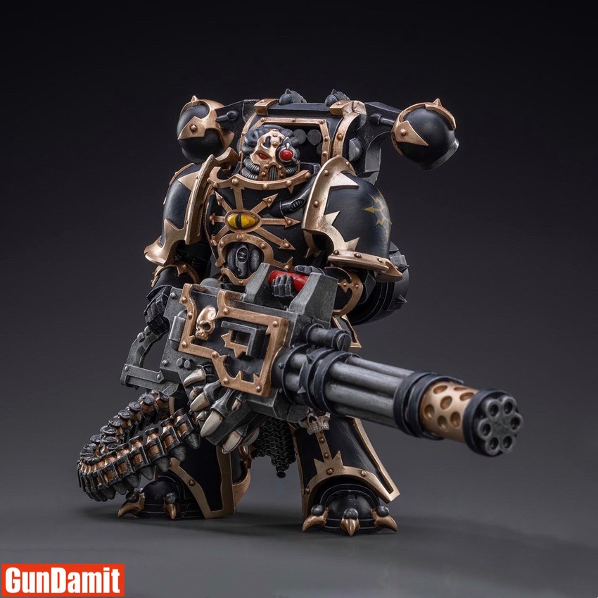 JoyToy WH40K Black Legion Havocs Marine 03 front view with autocannon heavy weapon JoyToy WH40K Black Legion Havocs Marine 03 front view with autocannon heavy weapon