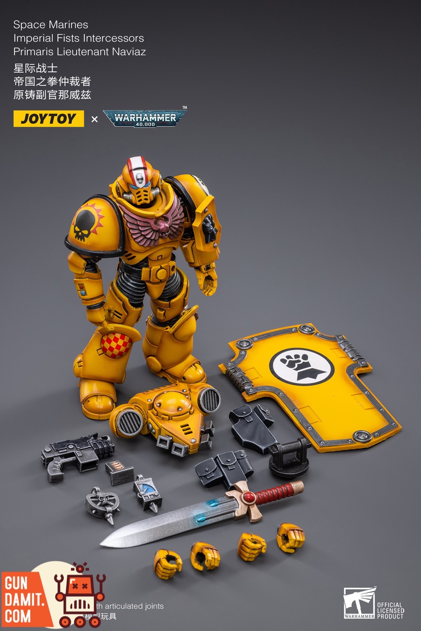JoyToy WH40K Imperial Fists Naviaz standing front view with power sword raised JoyToy WH40K Imperial Fists Naviaz standing front view with power sword raised