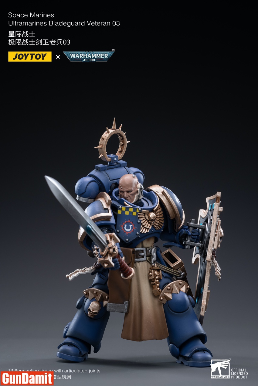 JoyToy Ultramarines Bladeguard Veteran 03 bald head combat pose JoyToy Ultramarines Bladeguard Veteran 03 bald head combat pose