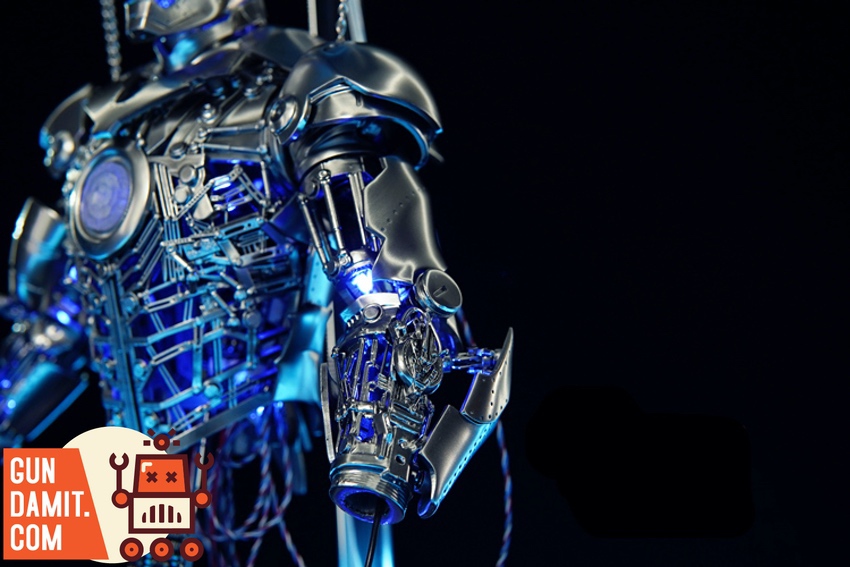 RD Studio Iron Man Mark 2 Construction Upper Body Close-Up RD Studio Iron Man Mark 2 Construction Upper Body Close-Up