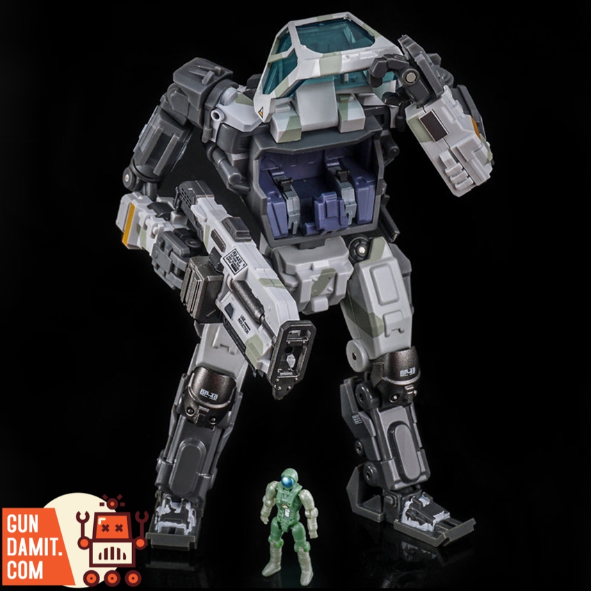 Forging Soul BP-48 Heavy Mecha Guard snow camo with pilot figure front view Forging Soul BP-48 Heavy Mecha Guard snow camo with pilot figure front view