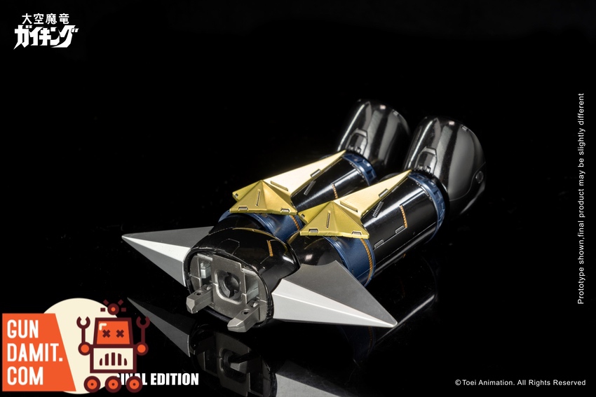 King Arts DFS076 Gaiking diecast drill fist weapon close-up King Arts DFS076 Gaiking diecast drill fist weapon close-up