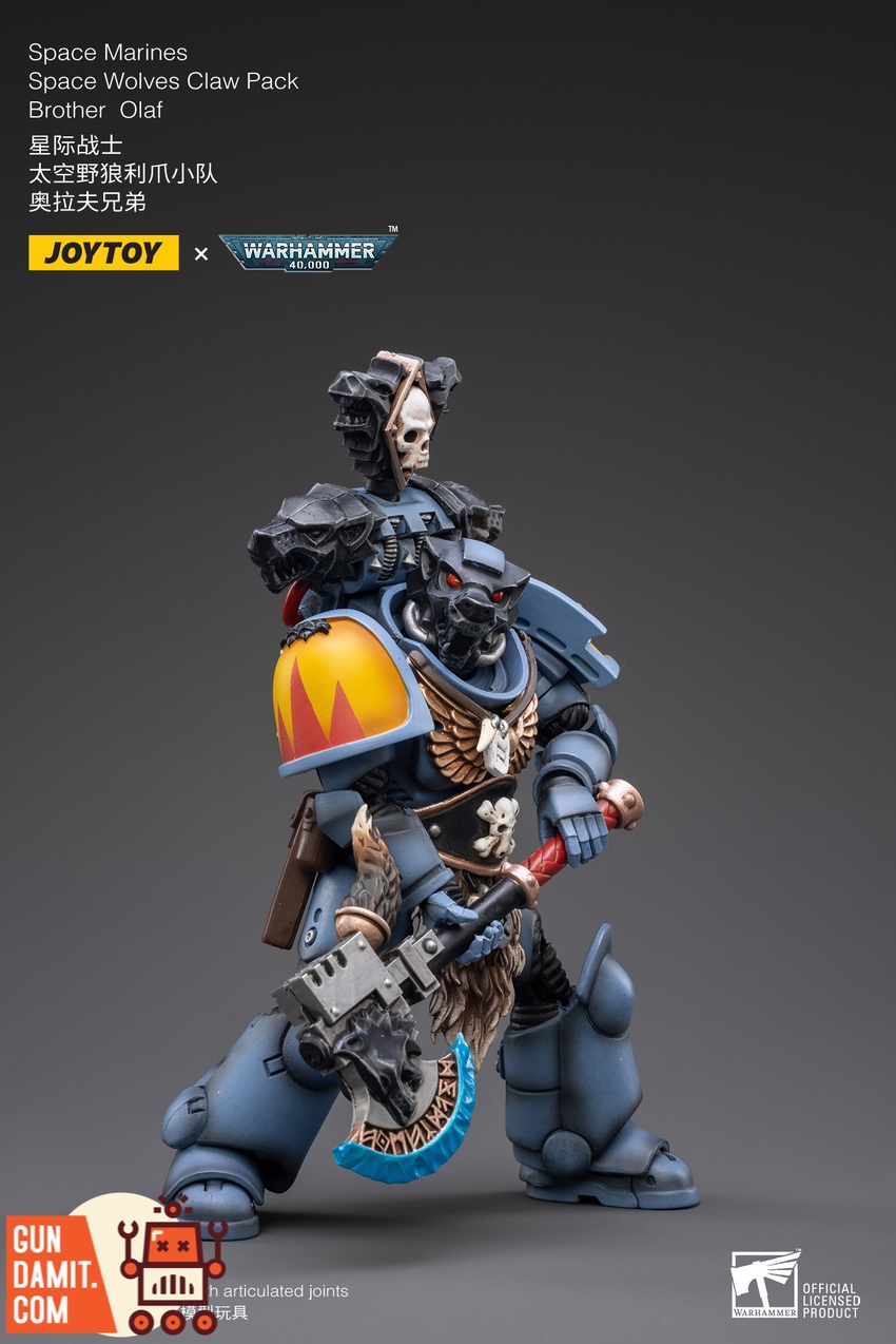 JoyToy Brother Olaf Space Wolves swinging frost axe dynamic action pose JoyToy Brother Olaf Space Wolves swinging frost axe dynamic action pose