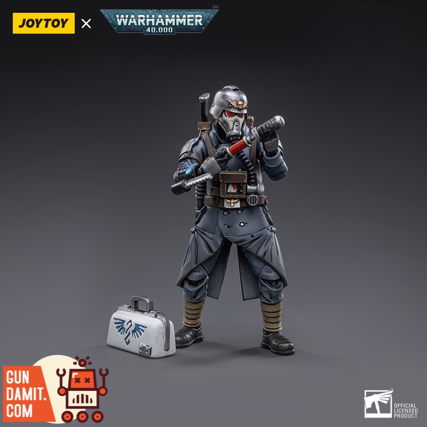 JoyToy 1/18 Death Korps of Krieg Veteran Guardsman Medic front view with medical kit and syringe JoyToy 1/18 Death Korps of Krieg Veteran Guardsman Medic front view with medical kit and syringe