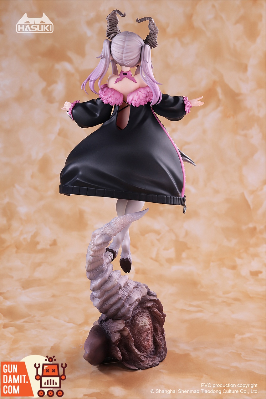 HASUKI Baa Baa Goat demon girl statue rear view showing cape and tail HASUKI Baa Baa Goat demon girl statue rear view showing cape and tail