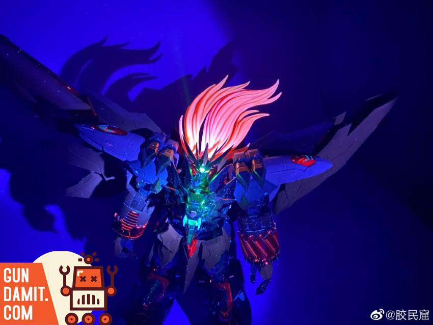 MW Model Genesic GaoGaiGar with LED flame mane and green chest light effects MW Model Genesic GaoGaiGar with LED flame mane and green chest light effects