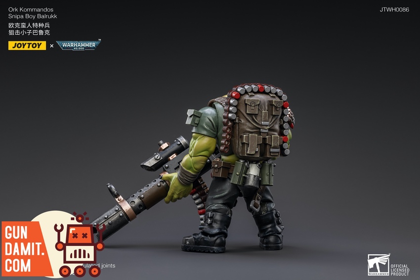 JoyToy Ork Kommandos Snipa Boy Balrukk side view crouching with rifle JoyToy Ork Kommandos Snipa Boy Balrukk side view crouching with rifle