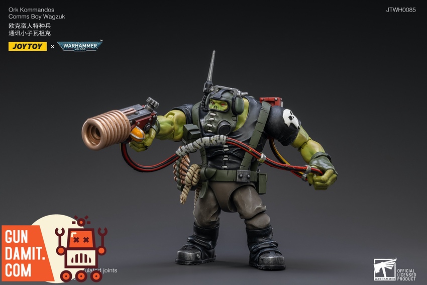 JoyToy Ork Kommandos Comms Boy Wagzuk kneeling with detached equipment JoyToy Ork Kommandos Comms Boy Wagzuk kneeling with detached equipment