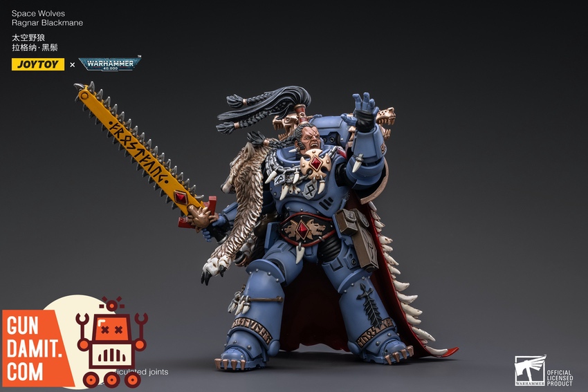 JoyToy Ragnar Blackmane dynamic action pose with chainsword raised JoyToy Ragnar Blackmane dynamic action pose with chainsword raised