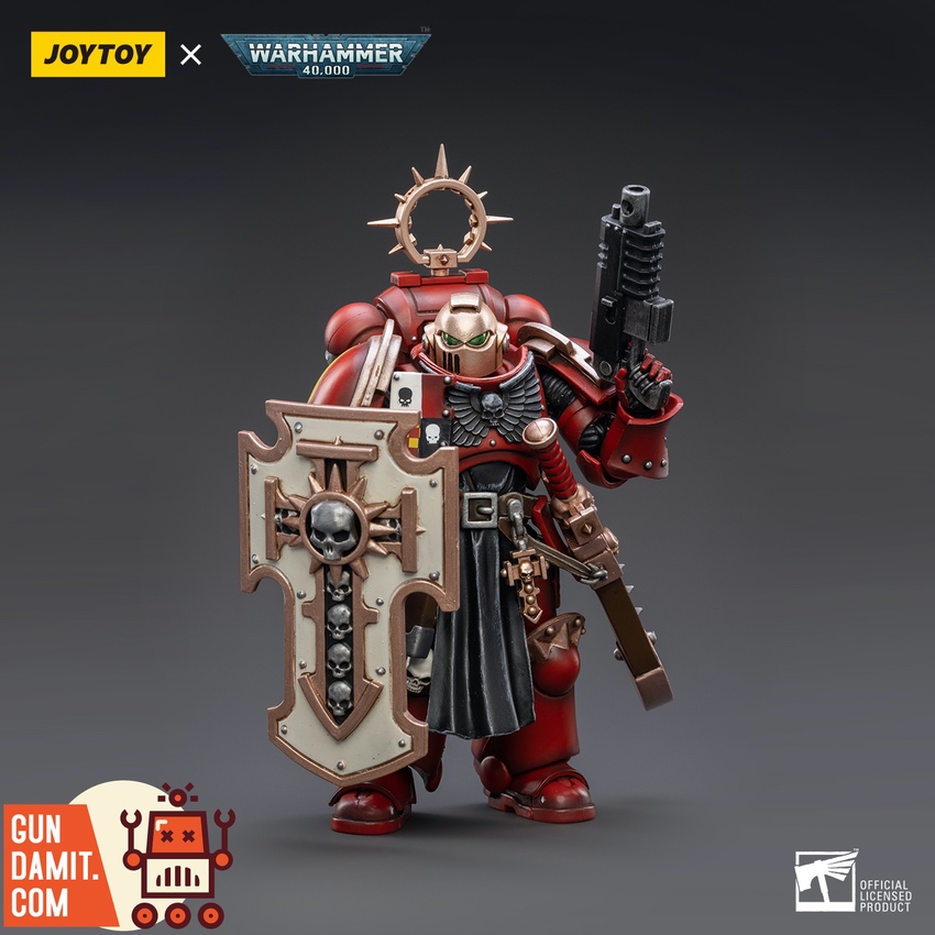 JoyToy Blood Angels Bladeguard Veteran front view with shield and bolt pistol JoyToy Blood Angels Bladeguard Veteran front view with shield and bolt pistol