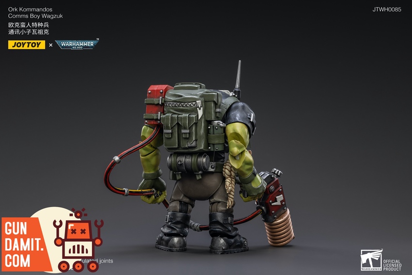 JoyToy Ork Kommandos Comms Boy Wagzuk rear view showing backpack radio equipment JoyToy Ork Kommandos Comms Boy Wagzuk rear view showing backpack radio equipment
