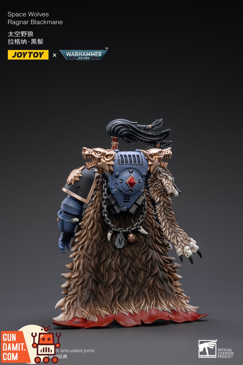 JoyToy Ragnar Blackmane rear view showing wolf pelt cloak and skull trophies JoyToy Ragnar Blackmane rear view showing wolf pelt cloak and skull trophies