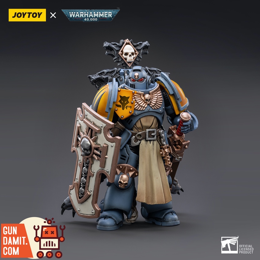 JoyToy Space Wolves Bladeguard Veteran front view with shield and wolf insignia JoyToy Space Wolves Bladeguard Veteran front view with shield and wolf insignia