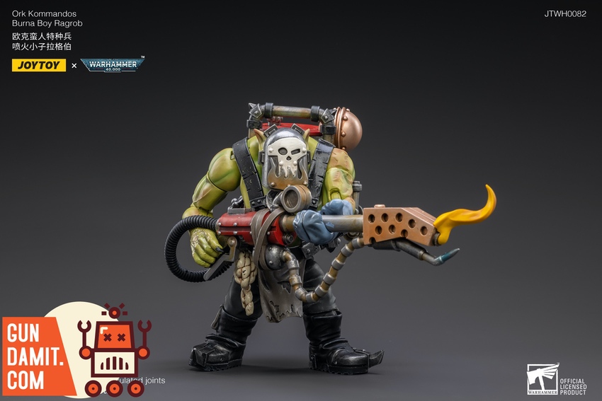 JoyToy Ork Kommandos Burna Boy Ragrob alternate angle with weapon detail JoyToy Ork Kommandos Burna Boy Ragrob alternate angle with weapon detail