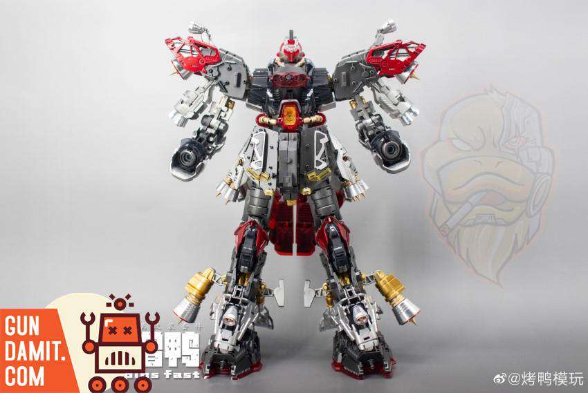 MG Sazabi Ver.Ka with Roast Duck red alloy upgrade kit fully assembled front view MG Sazabi Ver.Ka with Roast Duck red alloy upgrade kit fully assembled front view