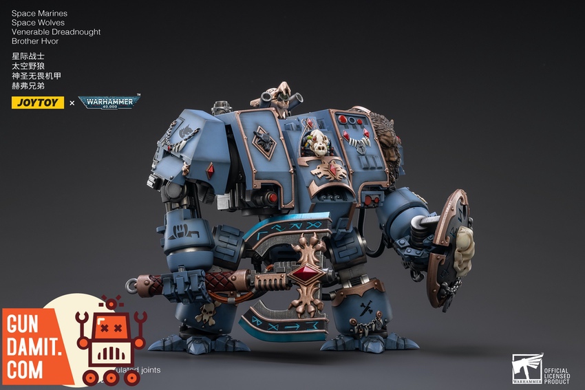 JoyToy Space Wolves Venerable Dreadnought Hvor front view showing skull trophies and fur pelt JoyToy Space Wolves Venerable Dreadnought Hvor front view showing skull trophies and fur pelt