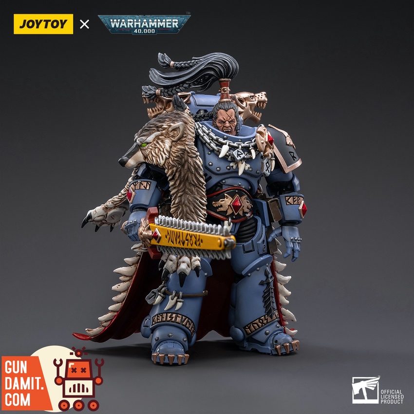 JoyToy JT2931 Space Wolves Ragnar Blackmane front view with Frostfang chainsword JoyToy JT2931 Space Wolves Ragnar Blackmane front view with Frostfang chainsword