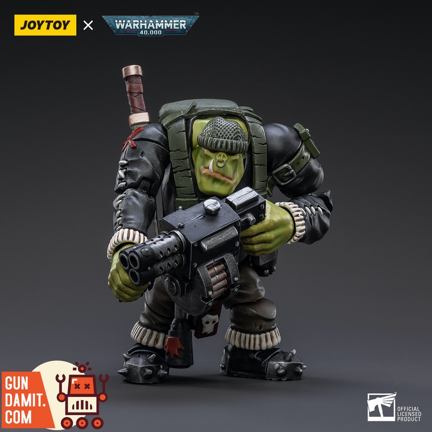 JoyToy Ork Kommandos Dakka Boy Rotbilge front view with multi-barrel gun JoyToy Ork Kommandos Dakka Boy Rotbilge front view with multi-barrel gun