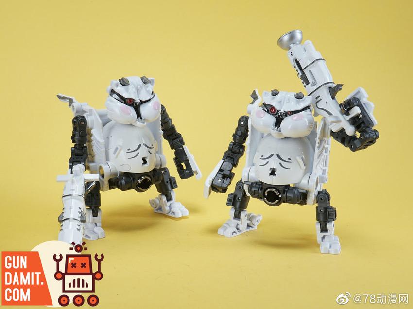 ToyWolf W-02 Water Man two figures showing different armed configurations ToyWolf W-02 Water Man two figures showing different armed configurations