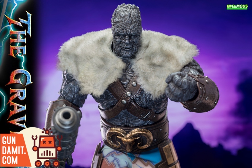 In-Famous 1/6 Korg action figure upper body close-up with fur cape and rock skin texture In-Famous 1/6 Korg action figure upper body close-up with fur cape and rock skin texture