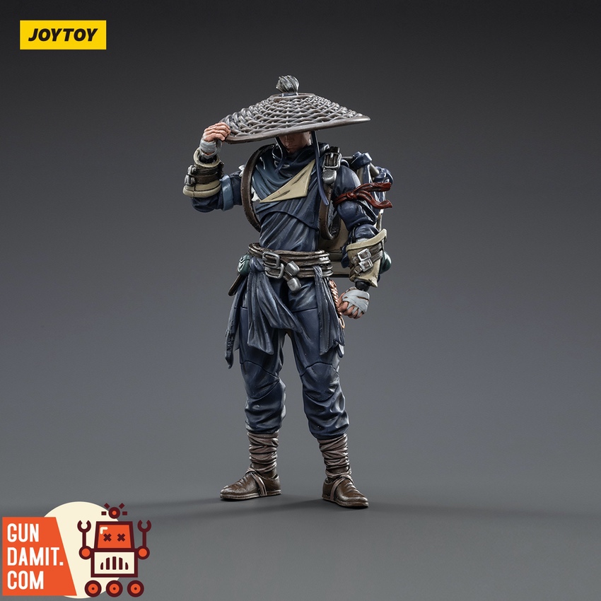 JoyToy Jianghu Tuxun Shen standing with woven straw hat front view JoyToy Jianghu Tuxun Shen standing with woven straw hat front view