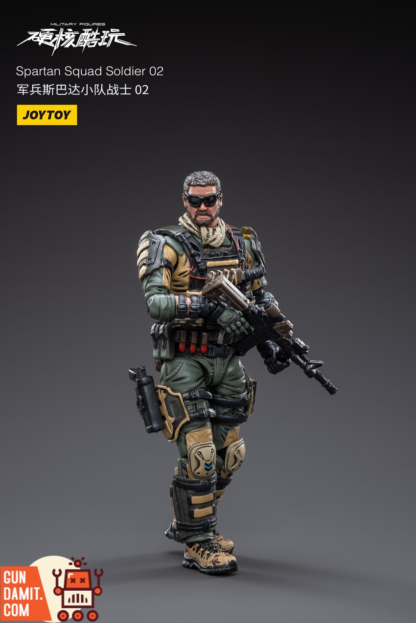 Spartan Squad Soldier 02 front view with visor helmet and rifle Spartan Squad Soldier 02 front view with visor helmet and rifle