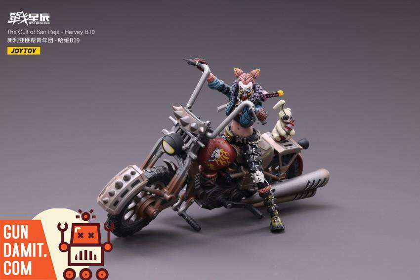 JoyToy 1/18 San Reja Harvey riding B19 motorcycle with Ailie and bunny JoyToy 1/18 San Reja Harvey riding B19 motorcycle with Ailie and bunny