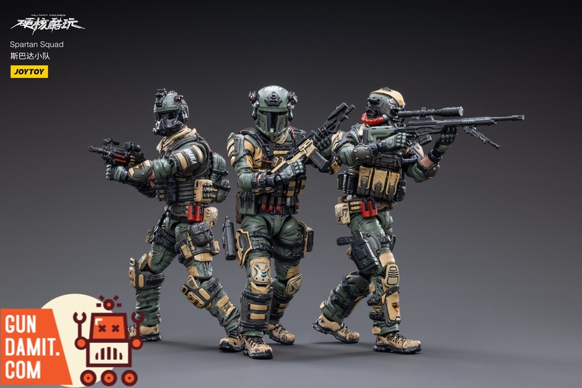 JoyToy Spartan Squad three soldiers standing together front view JoyToy Spartan Squad three soldiers standing together front view