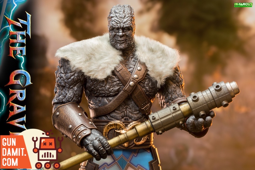 In-Famous 1/6 Korg action figure holding weapon with fire background In-Famous 1/6 Korg action figure holding weapon with fire background