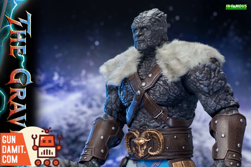 In-Famous 1/6 Korg action figure three-quarter view with armor detail In-Famous 1/6 Korg action figure three-quarter view with armor detail