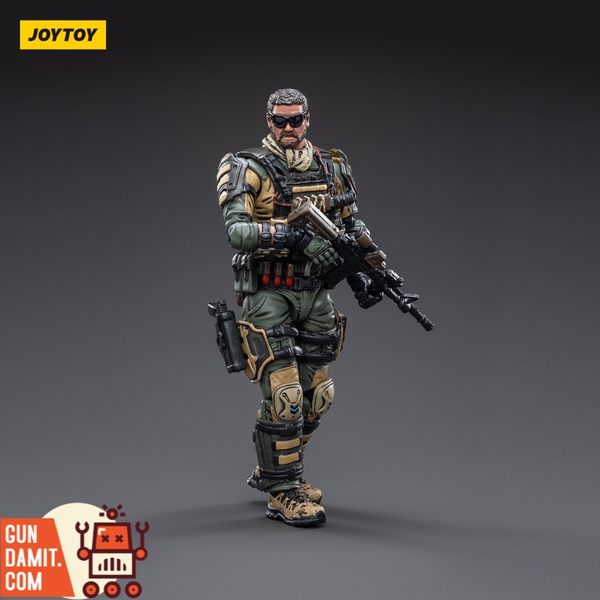 JoyToy Spartan Squad Soldier 02 walking with rifle no helmet JoyToy Spartan Squad Soldier 02 walking with rifle no helmet
