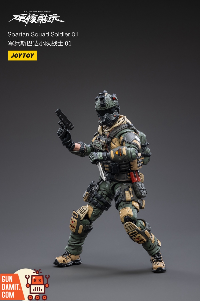 JoyToy Soldier 01 running pose with rifle in action JoyToy Soldier 01 running pose with rifle in action