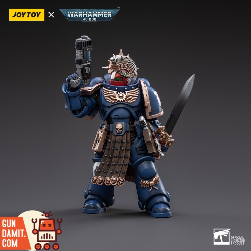 JoyToy 1/18 Warhammer 40K Ultramarines Veteran Sergeant Icastus front view with weapons JoyToy 1/18 Warhammer 40K Ultramarines Veteran Sergeant Icastus front view with weapons