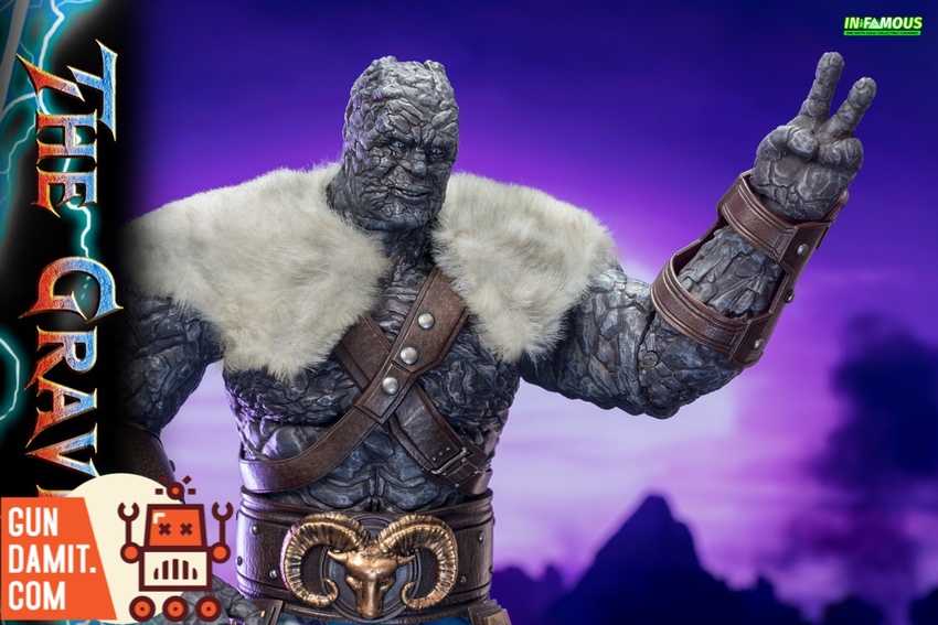 In-Famous 1/6 Korg action figure peace sign gesture pose In-Famous 1/6 Korg action figure peace sign gesture pose