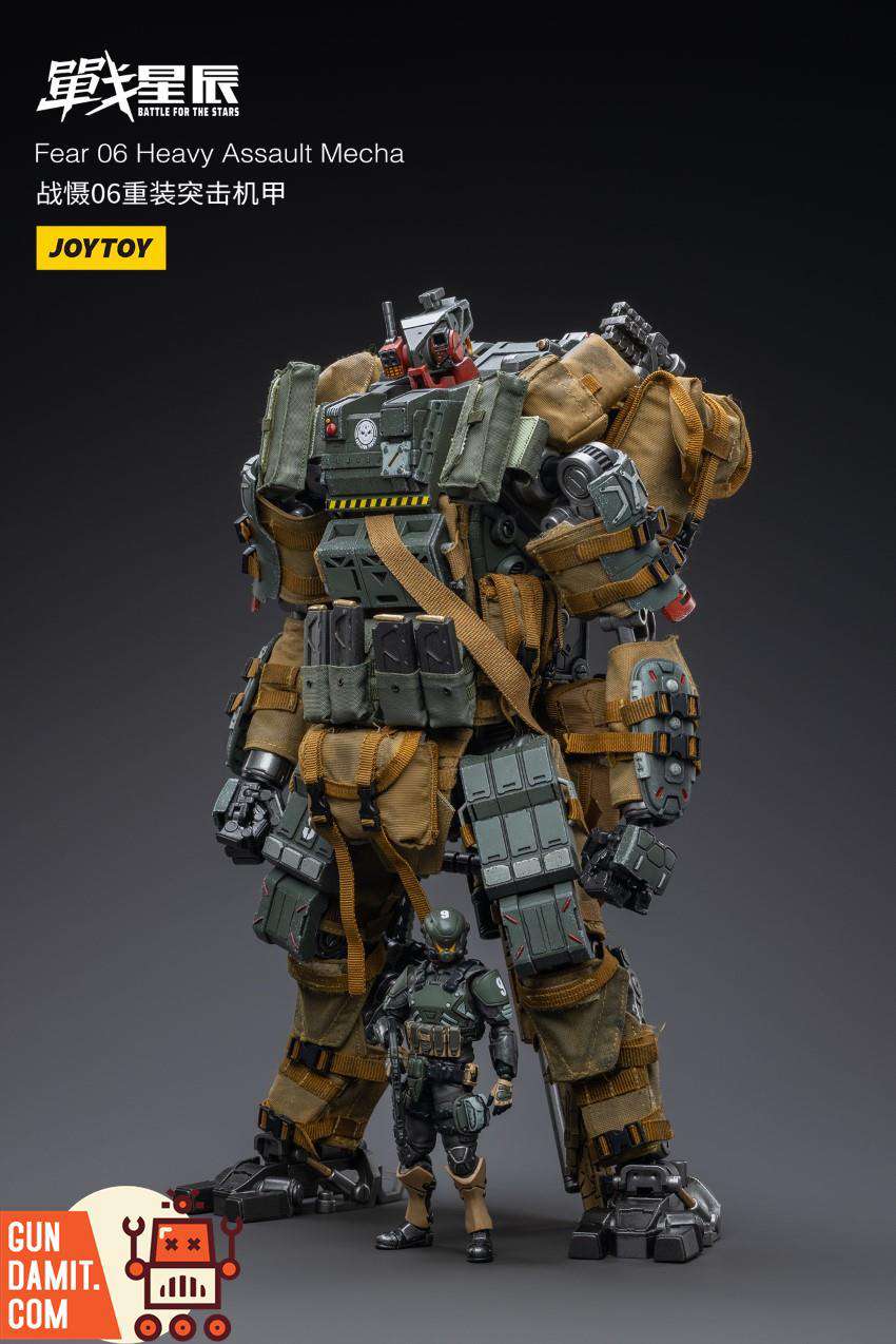 JoyToy 1/18 Fear 06 Heavy Assault Mecha rear view showing gear pouches and weapons JoyToy 1/18 Fear 06 Heavy Assault Mecha rear view showing gear pouches and weapons